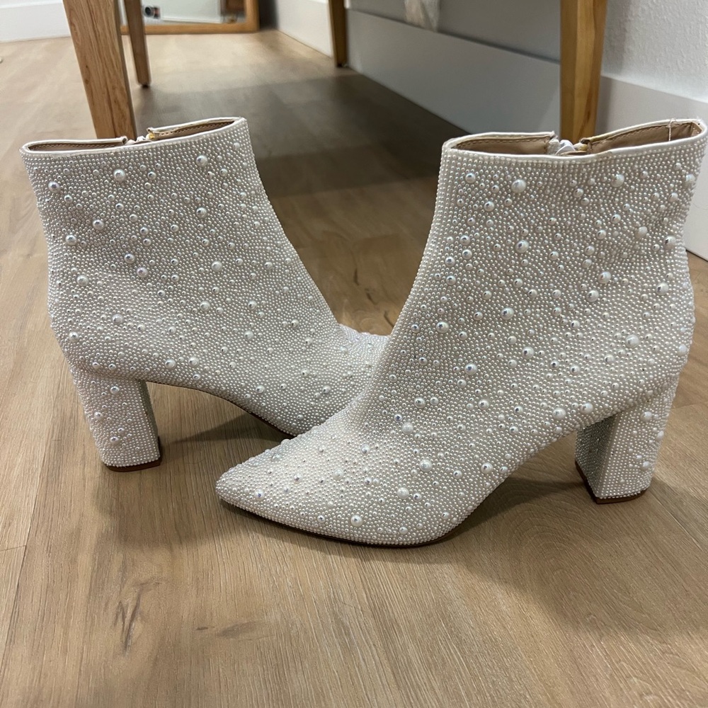 Betsey Johnson Women's Sb-Cady Ankle Boot